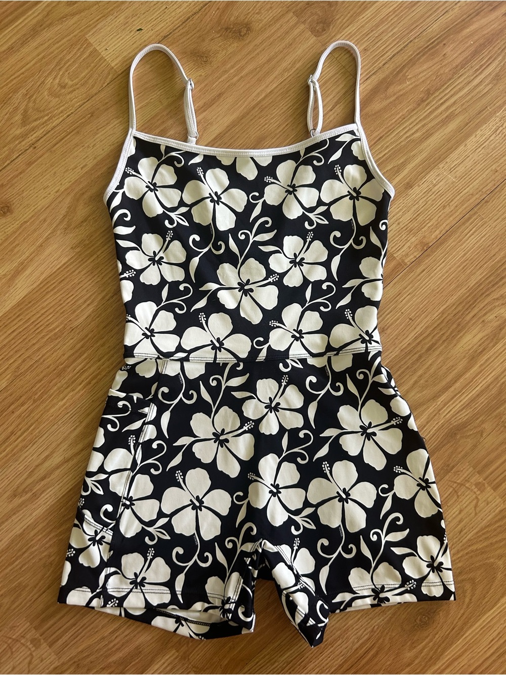 Benoa Active Romper 
Size Small